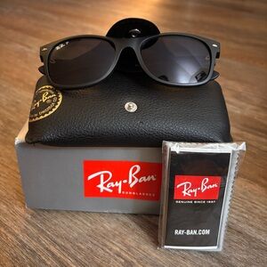 Ray-Ban New Wayfarer Sunglasses RB2132 Matte Black | NWT